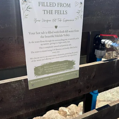 Eskdale Glamping Pods With Wood Fired Hot Tubs 부트