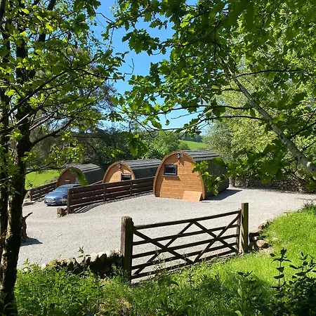 캠프장 Eskdale Glamping Pods With Wood Fired Hot Tubs 부트